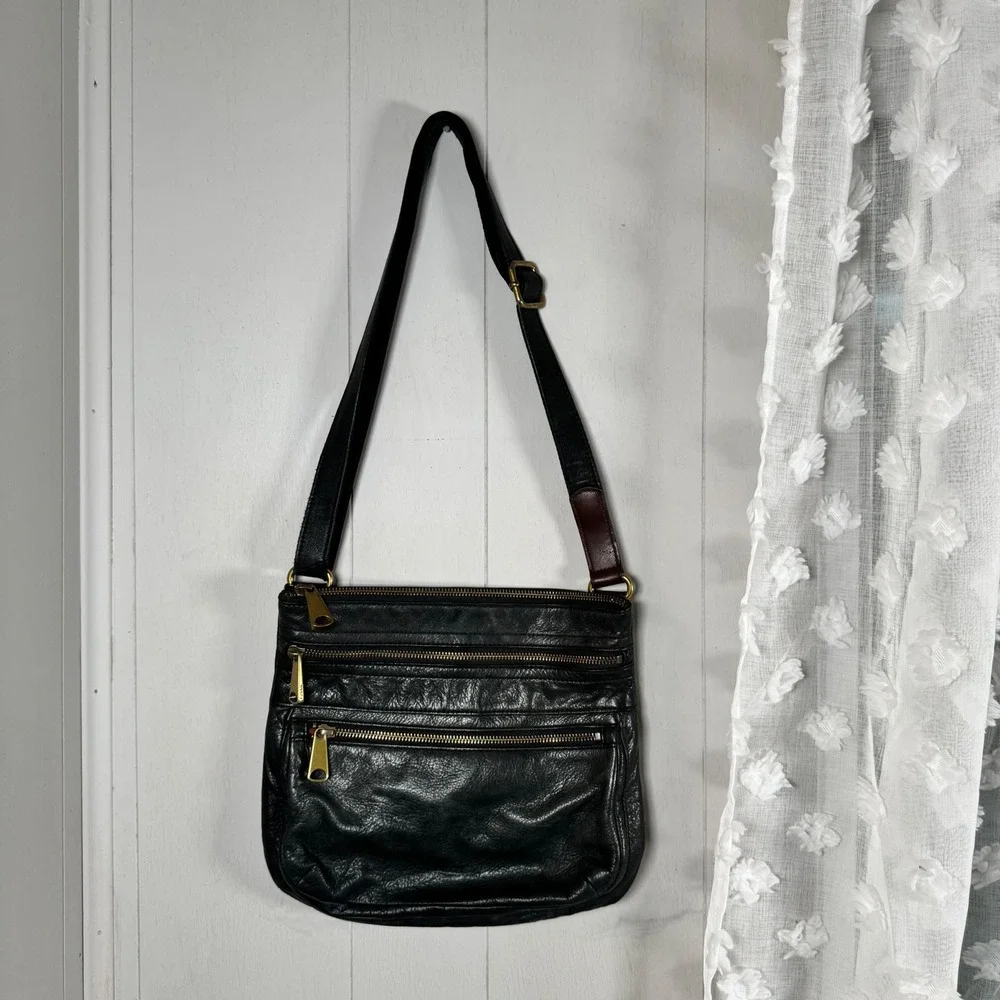 Fossil Black Leather‎ Crossbody Bag Purse Adjustable Strap Neutral Casual